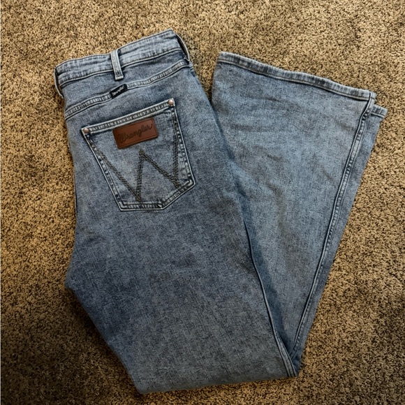 Wrangler Bailey Flare Jean - Picture 5 of 7